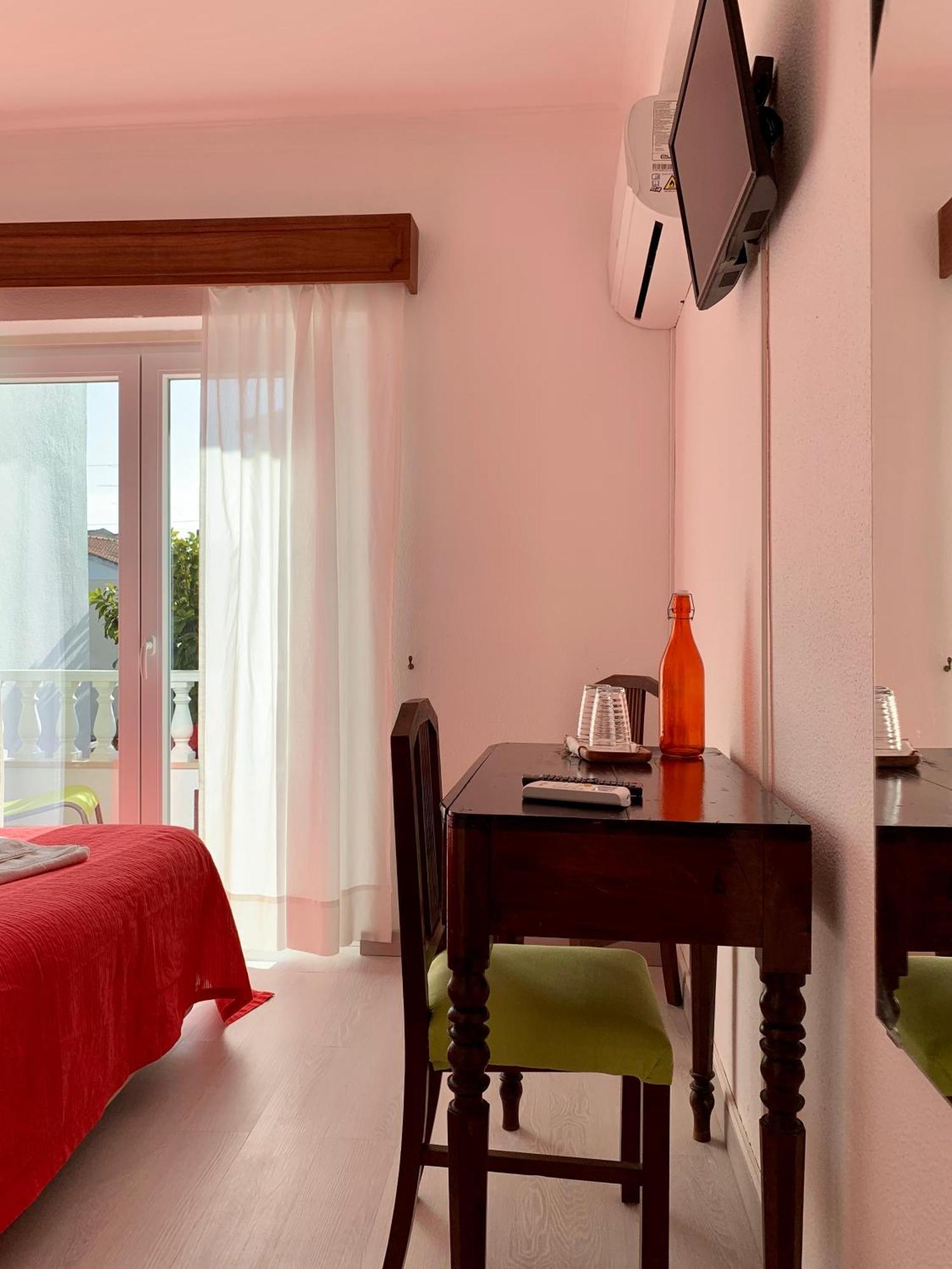 Manelisa Cascais Bed & Breakfast Room photo