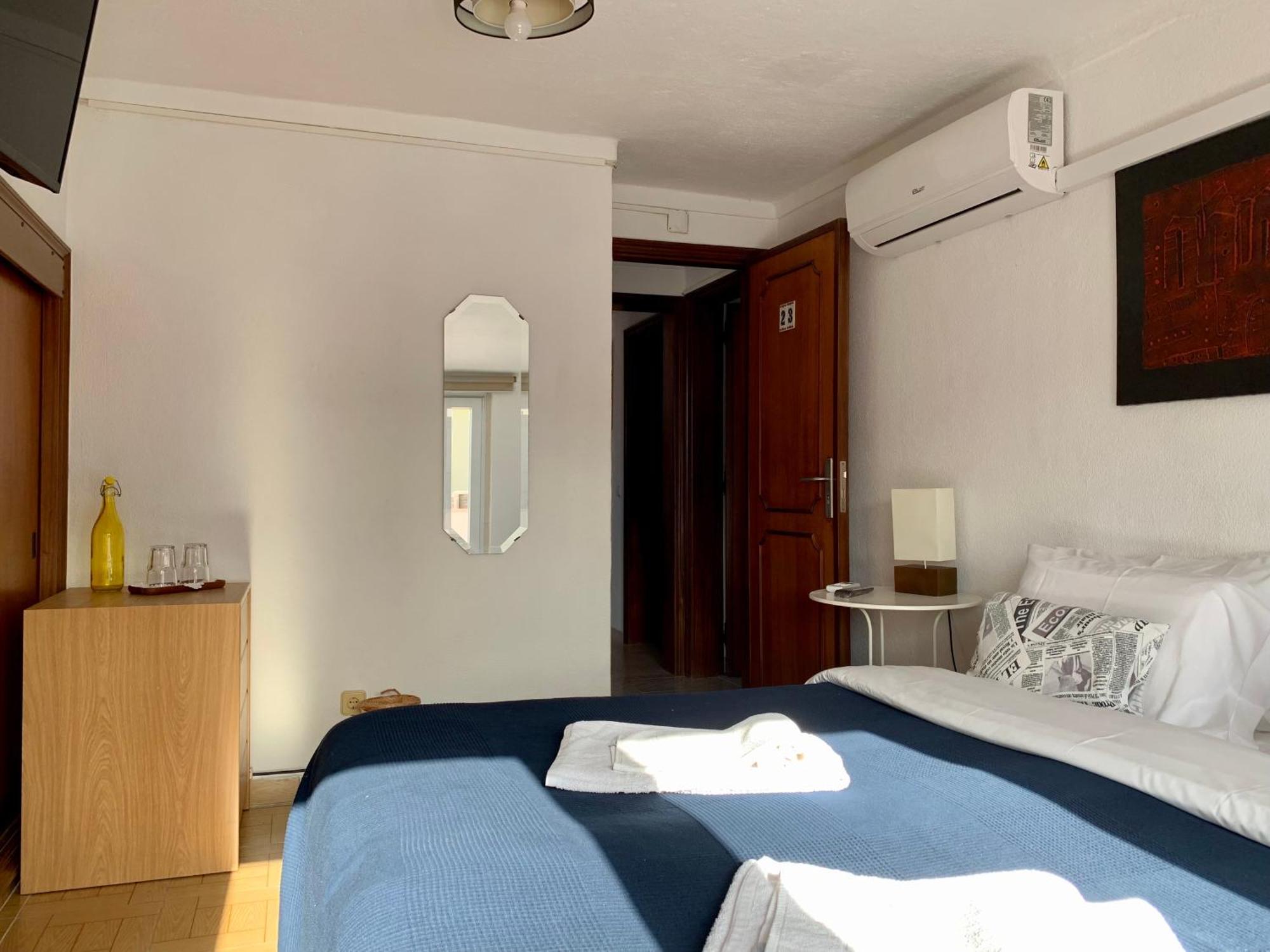 Manelisa Cascais Bed & Breakfast Room photo