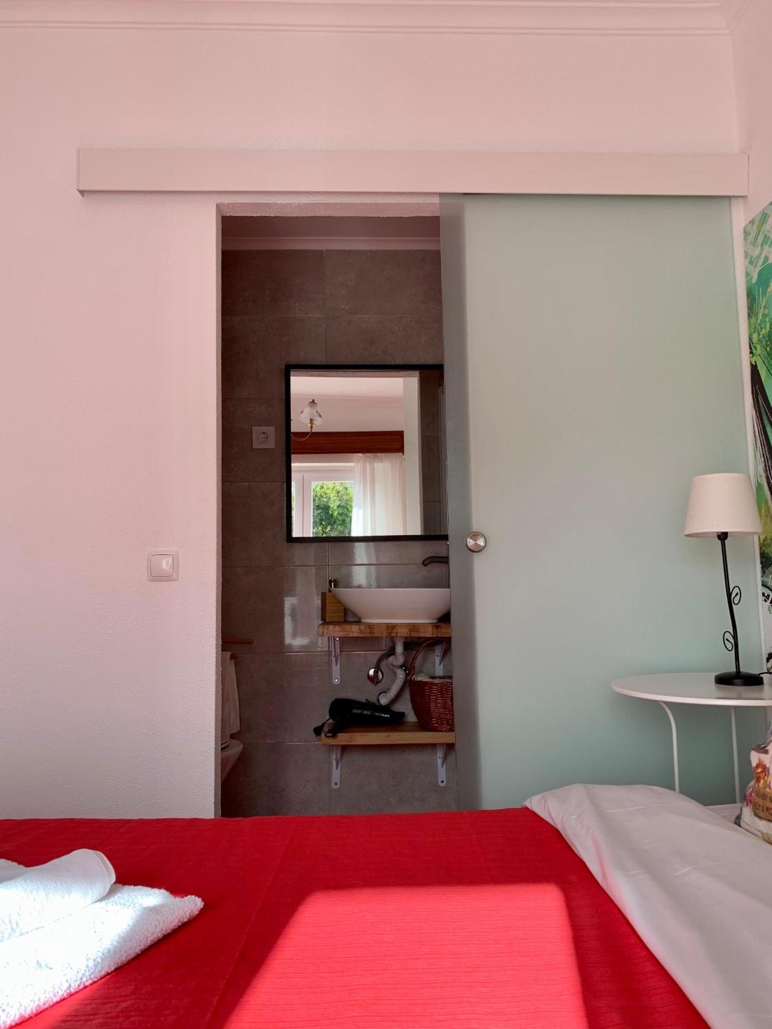 Manelisa Cascais Bed & Breakfast Room photo