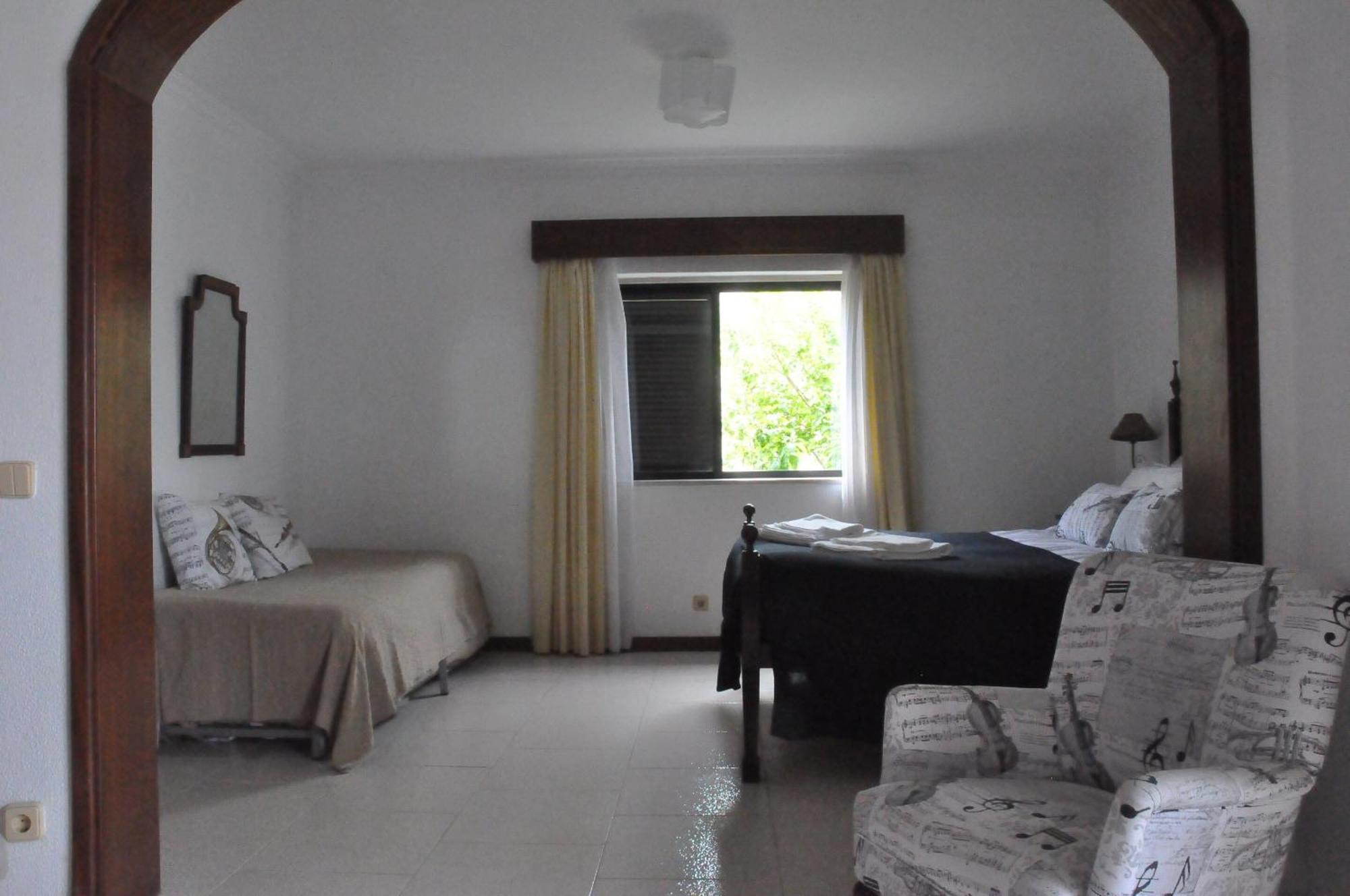 Manelisa Cascais Bed & Breakfast Room photo