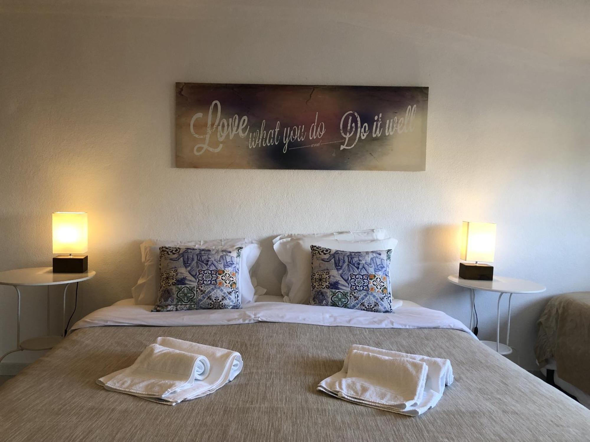 Manelisa Cascais Bed & Breakfast Room photo