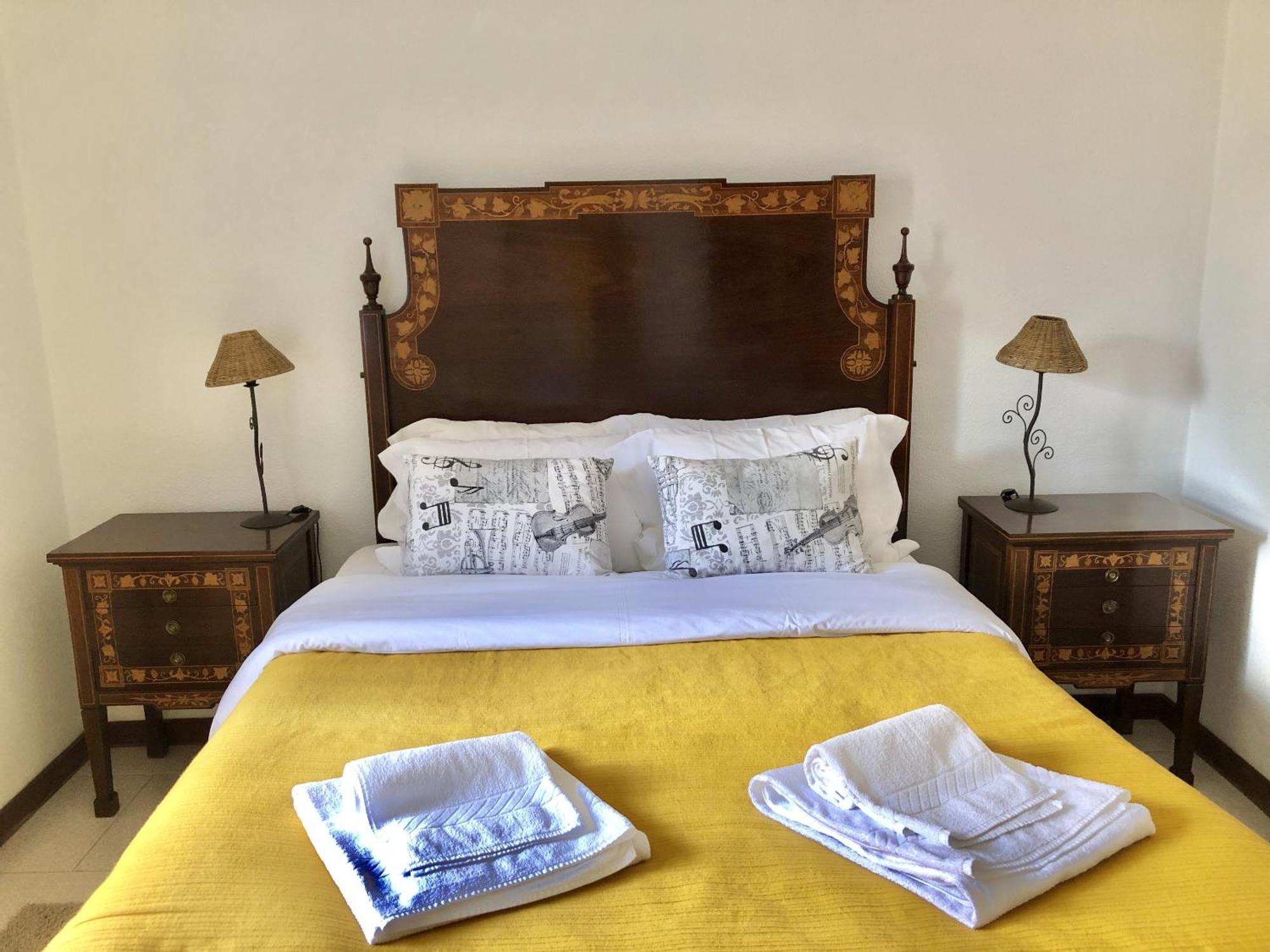 Manelisa Cascais Bed & Breakfast Room photo